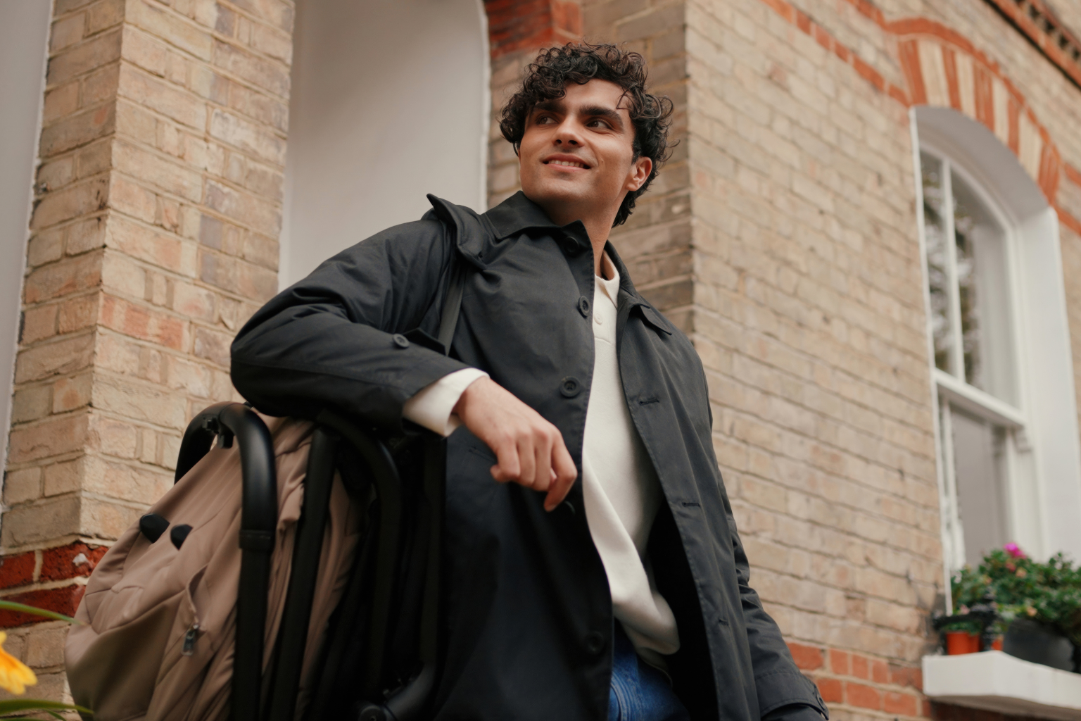 Carrinho de bebê com moisés para recém-nascido com design moderno e seguro