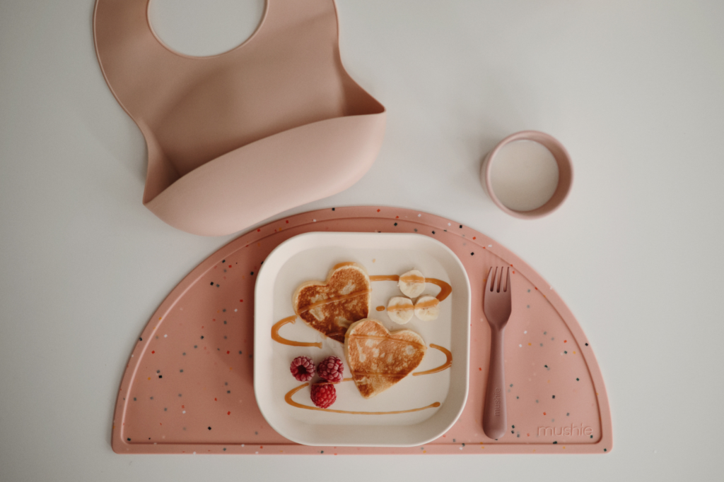 Itens de silicone, mesa de jantar